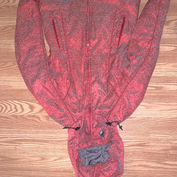 high-quality winter jacket, in excellent condition with plenty of pockets - Picture 4 of 4